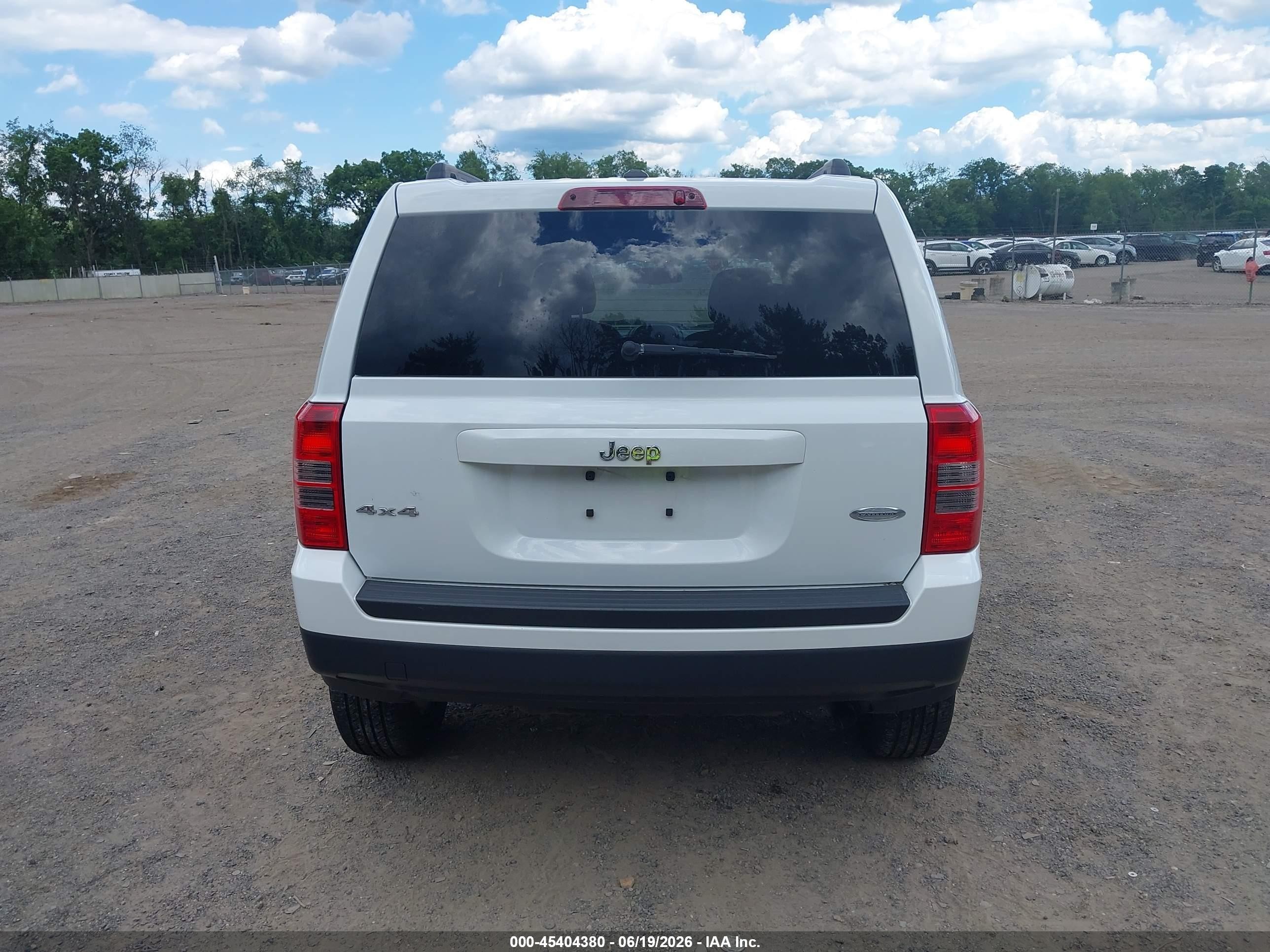 2014 Jeep Patriot Latitude Белый vin: 1C4NJRFB8ED762413