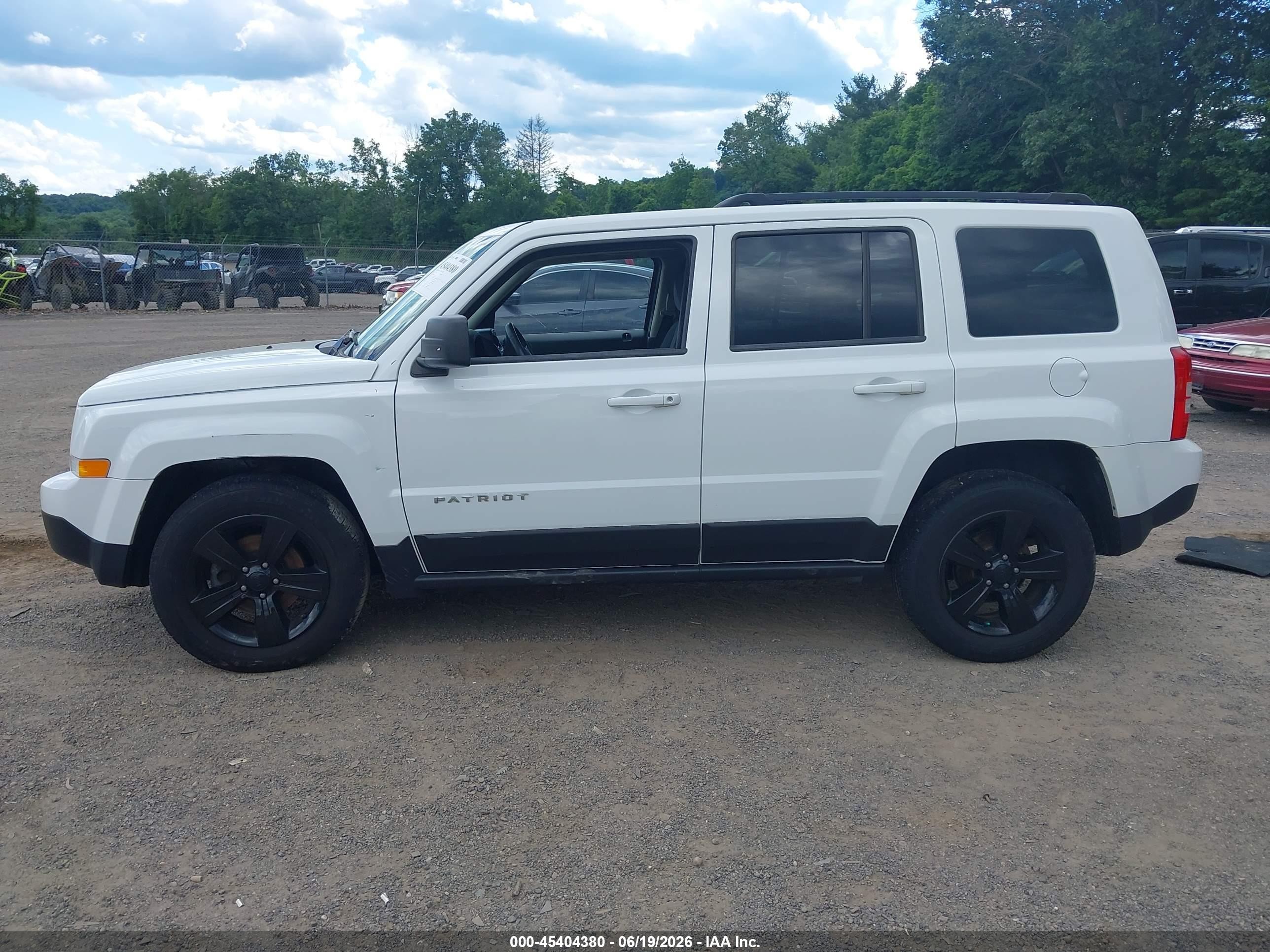 2014 Jeep Patriot Latitude Белый vin: 1C4NJRFB8ED762413