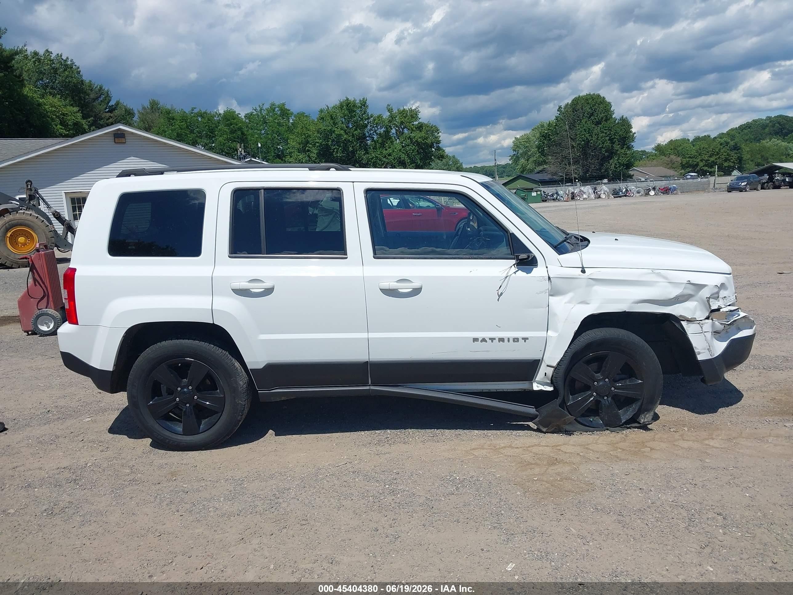 2014 Jeep Patriot Latitude Белый vin: 1C4NJRFB8ED762413