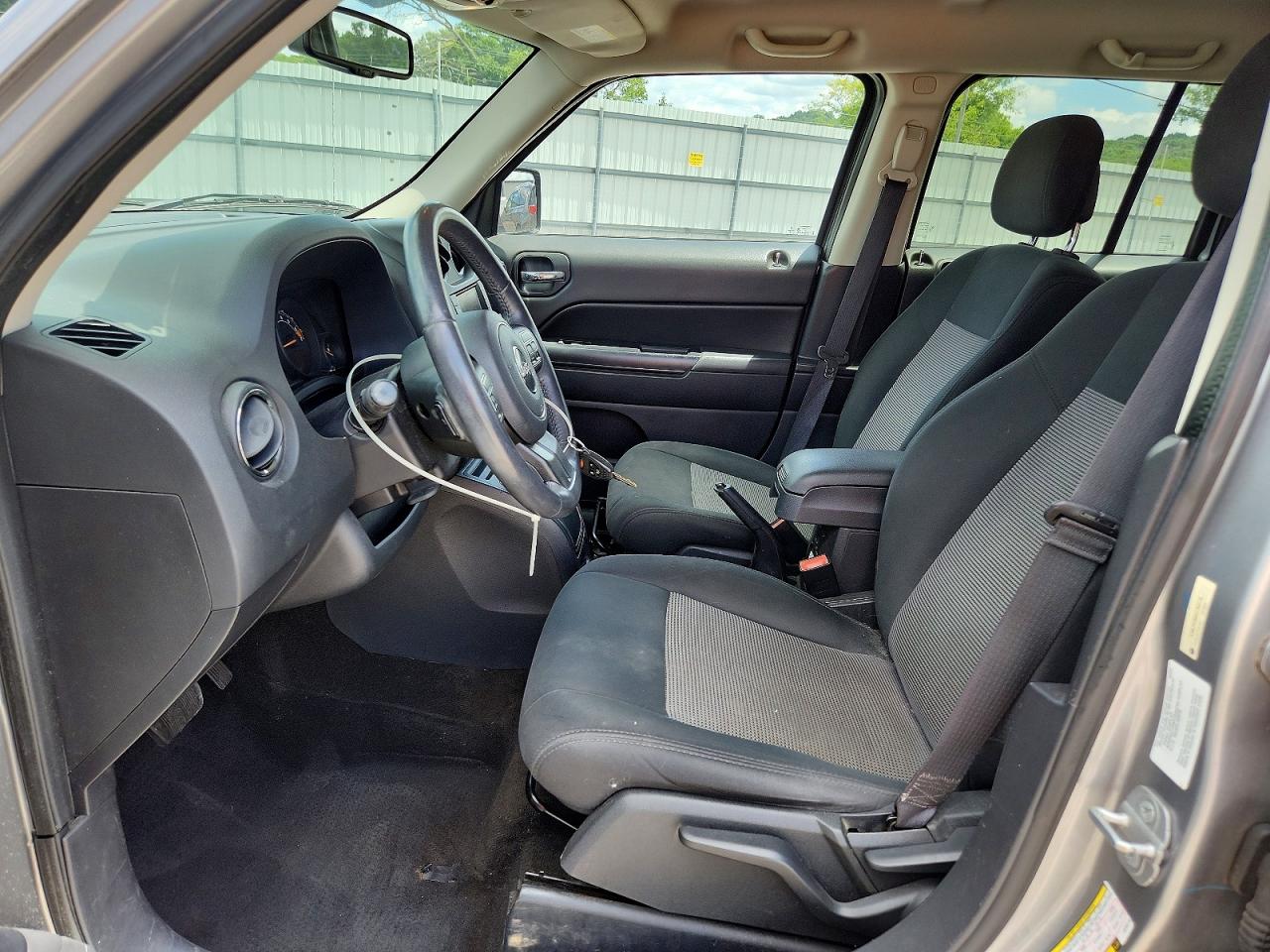 2014 Jeep Patriot Latitude Silver vin: 1C4NJRFB8ED765778