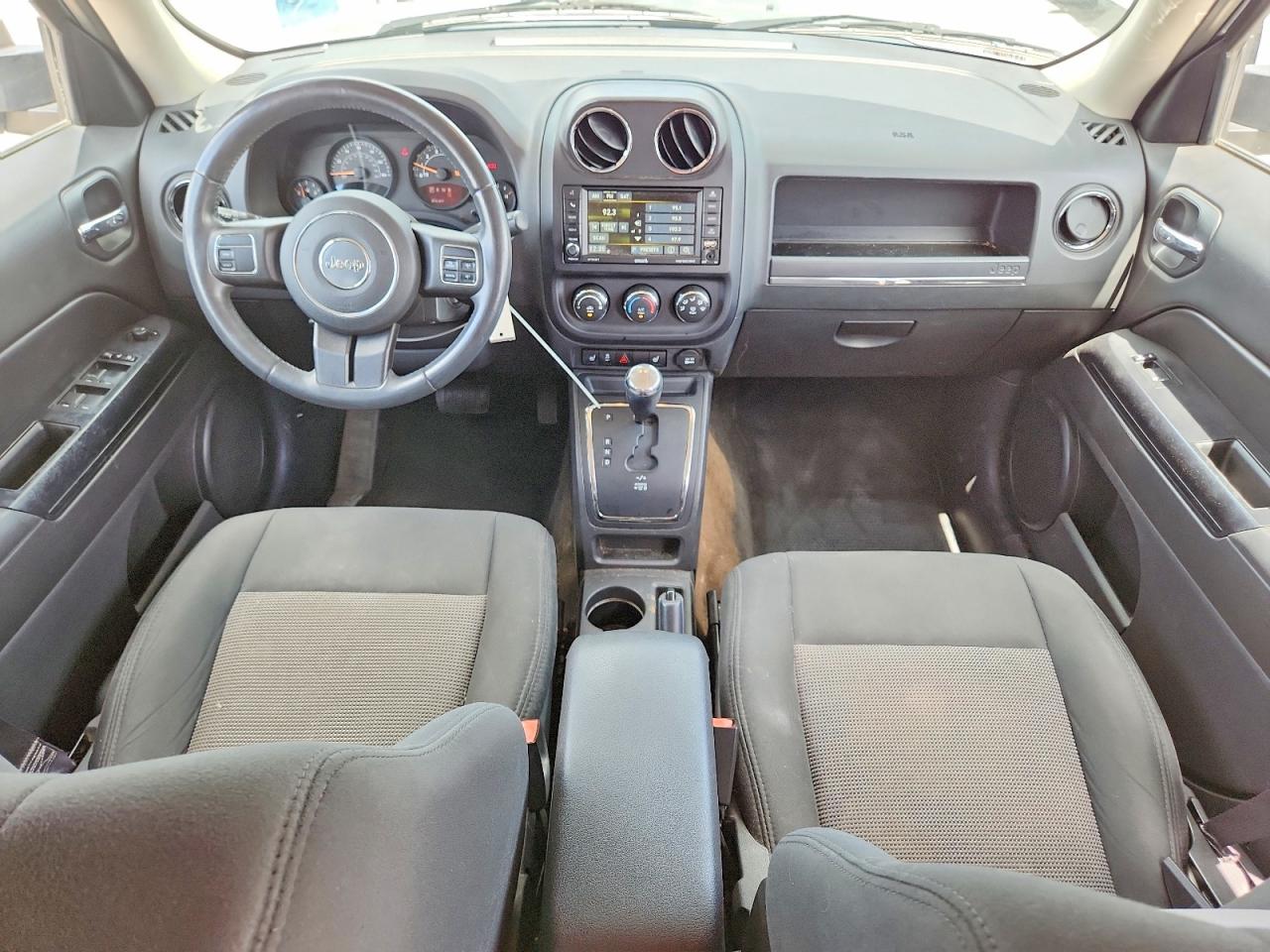 2014 Jeep Patriot Latitude Silver vin: 1C4NJRFB8ED765778