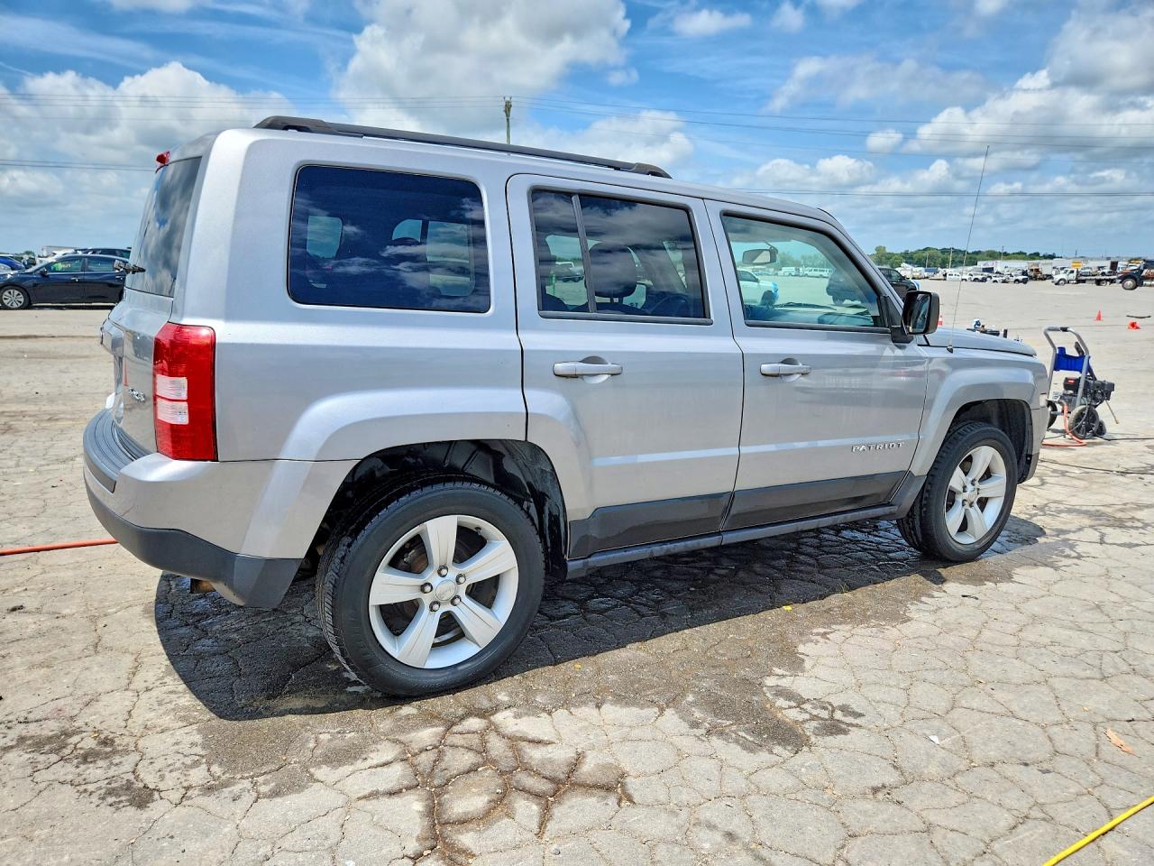 2014 Jeep Patriot Latitude Silver vin: 1C4NJRFB8ED765778