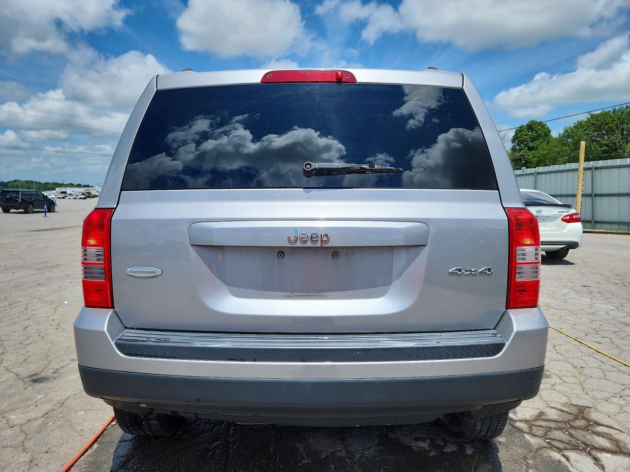 2014 Jeep Patriot Latitude Silver vin: 1C4NJRFB8ED765778