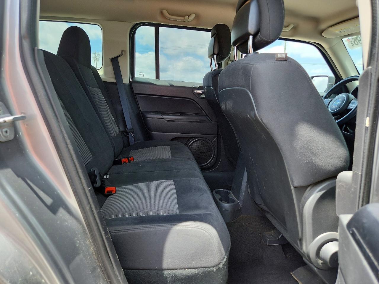 2014 Jeep Patriot Latitude Silver vin: 1C4NJRFB8ED765778