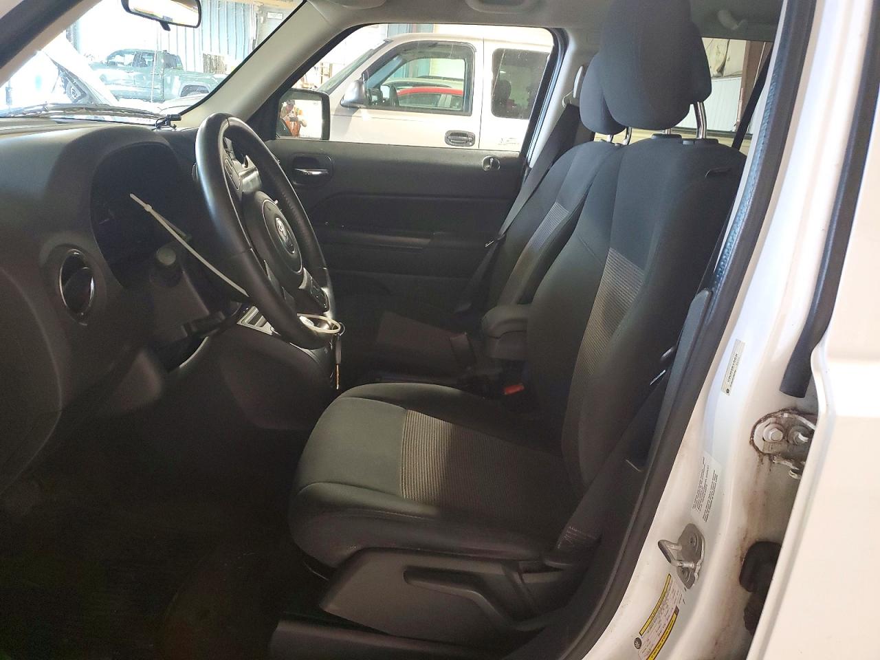 2014 Jeep Patriot Latitude Белый vin: 1C4NJRFB8ED784234