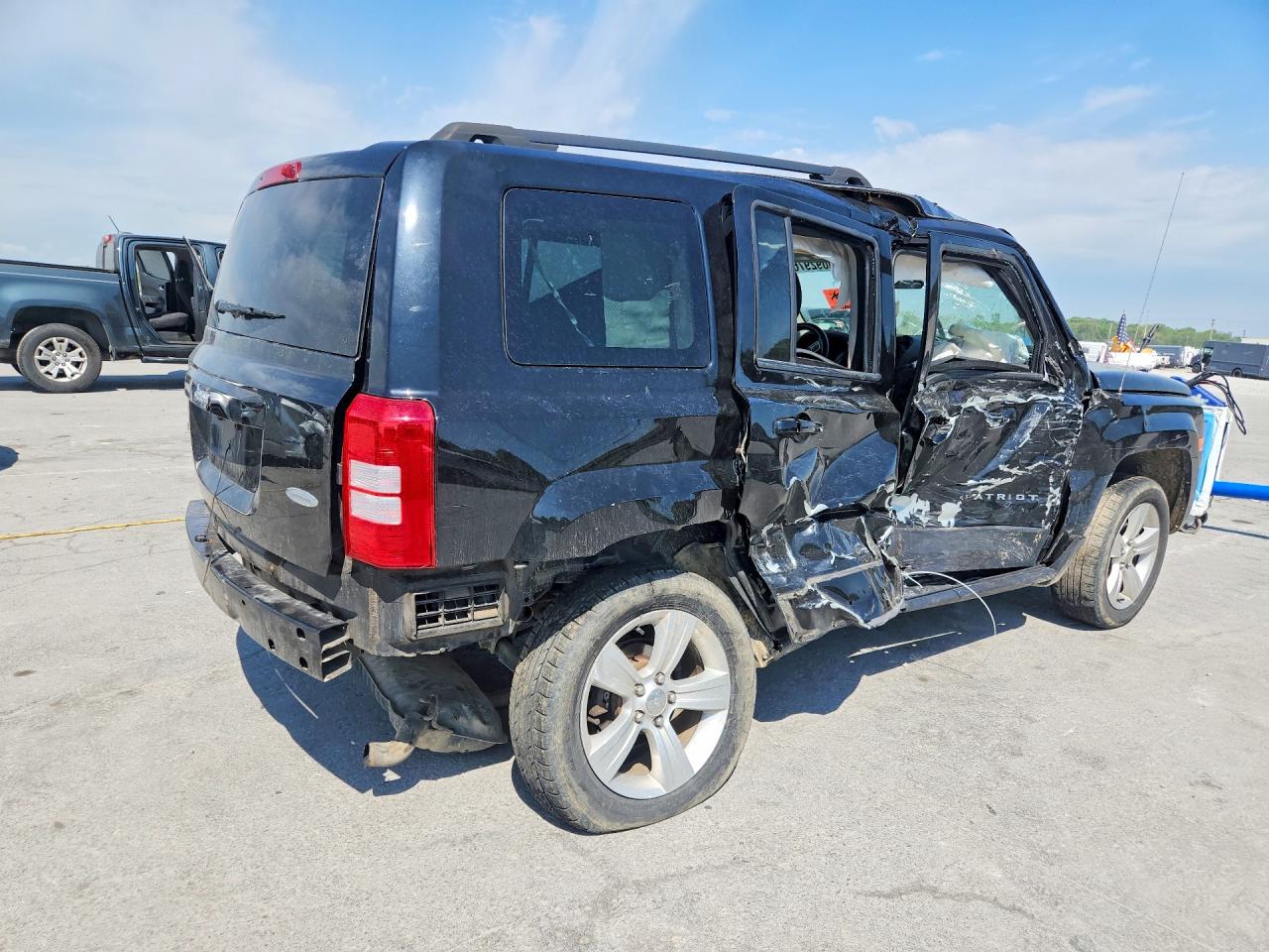2014 Jeep Patriot Latitude Black vin: 1C4NJRFB8ED891882