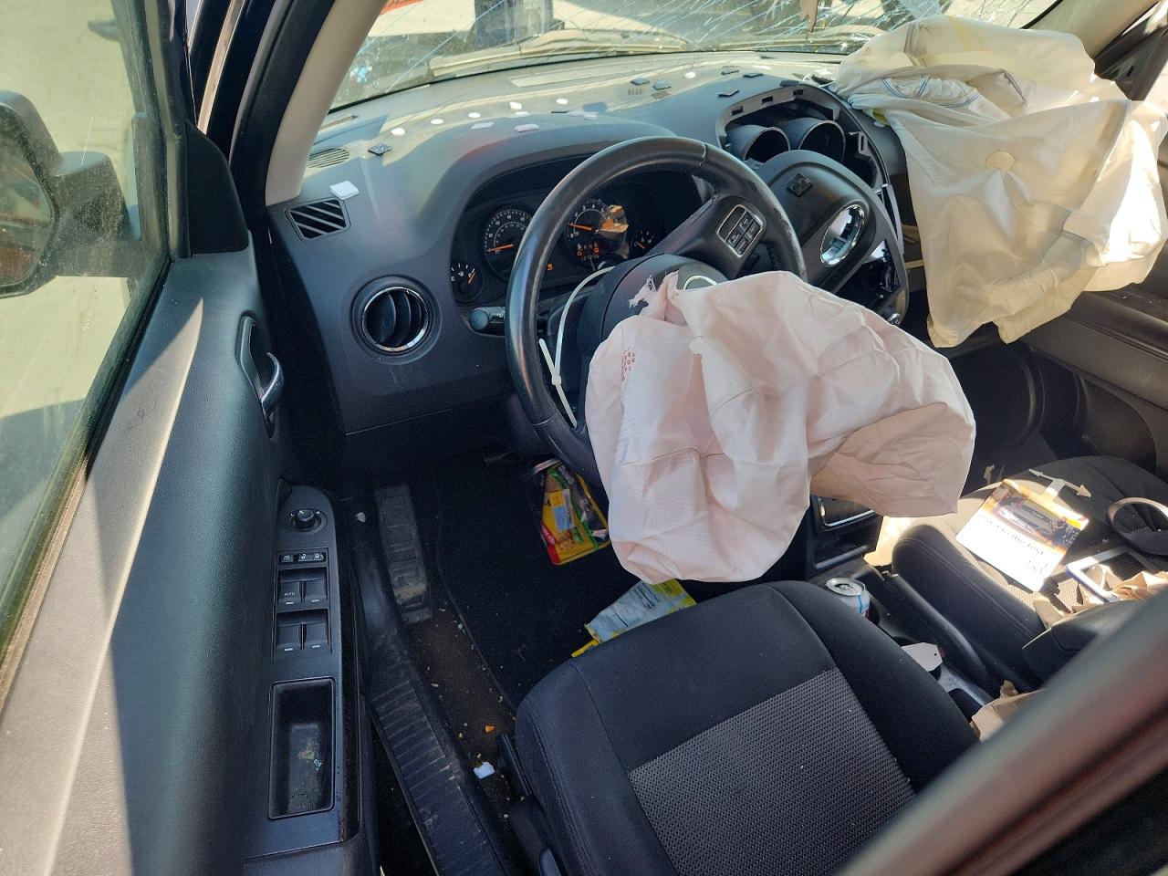 2014 Jeep Patriot Latitude Black vin: 1C4NJRFB8ED891882