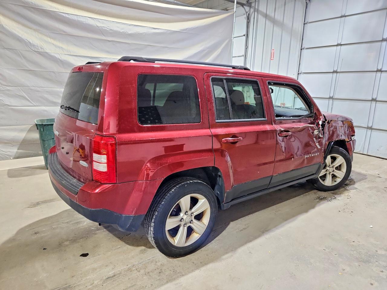 2014 Jeep Patriot Latitude Burgundy vin: 1C4NJRFB8ED910849