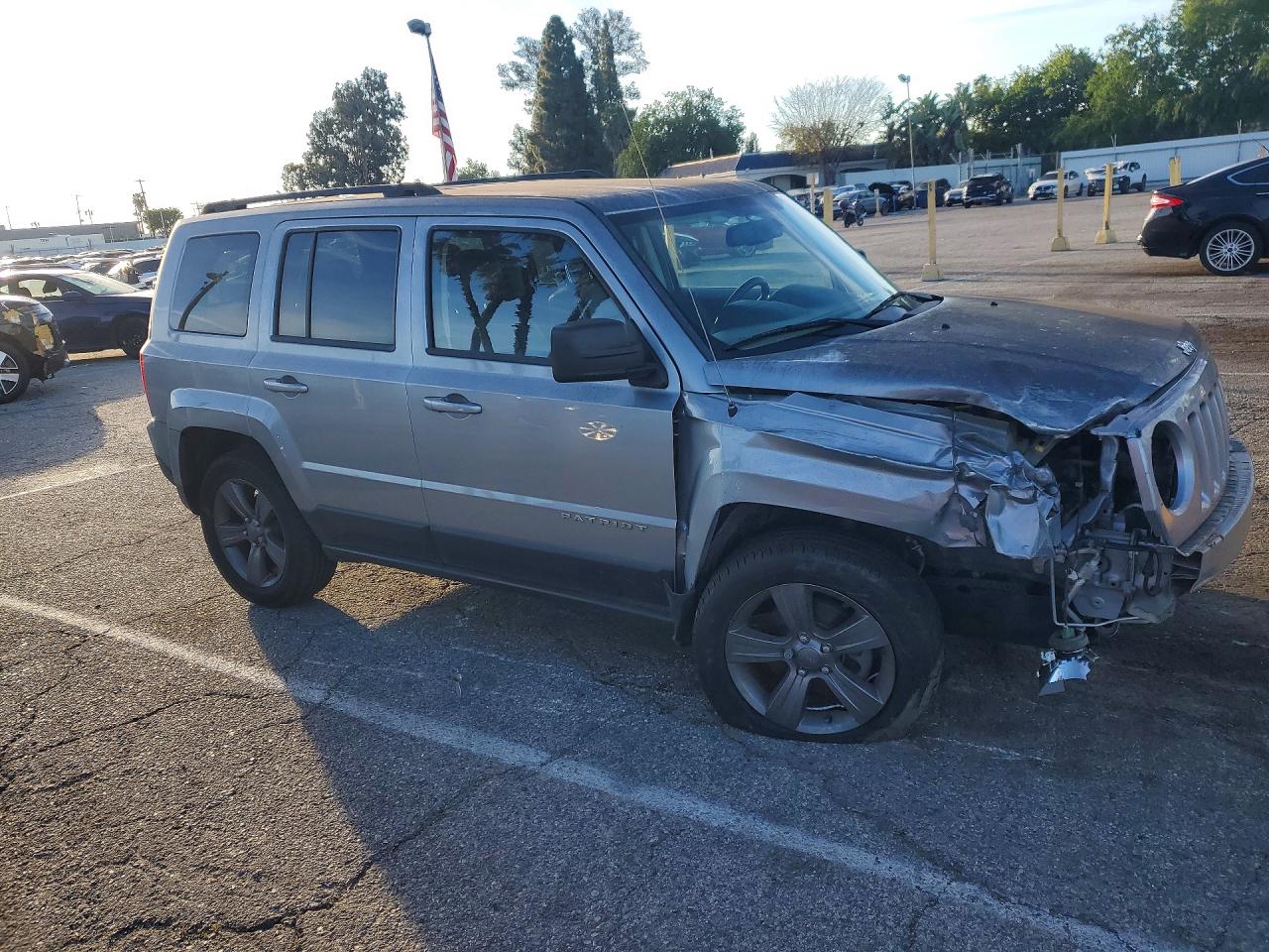2015 Jeep Patriot Latitude Silver vin: 1C4NJRFB8FD218298