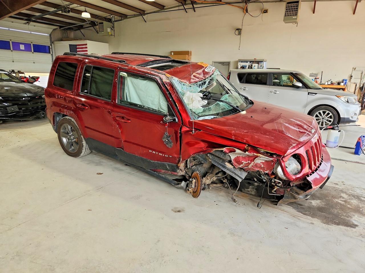 2015 Jeep Patriot Latitude Бордовый vin: 1C4NJRFB8FD272622