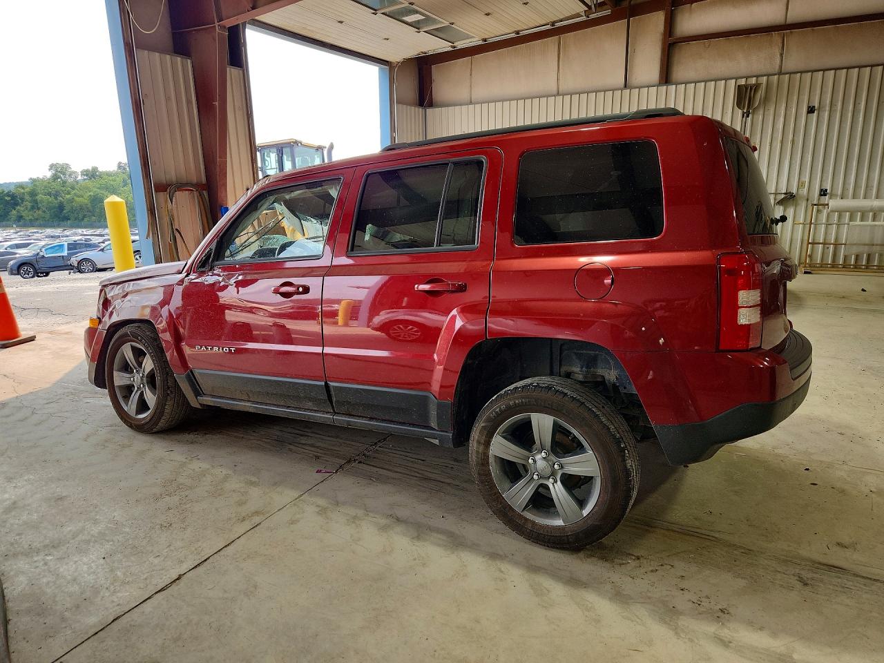 2015 Jeep Patriot Latitude Бордовый vin: 1C4NJRFB8FD272622