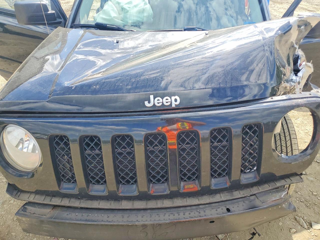 2015 Jeep Patriot Latitude Black vin: 1C4NJRFB8FD280350