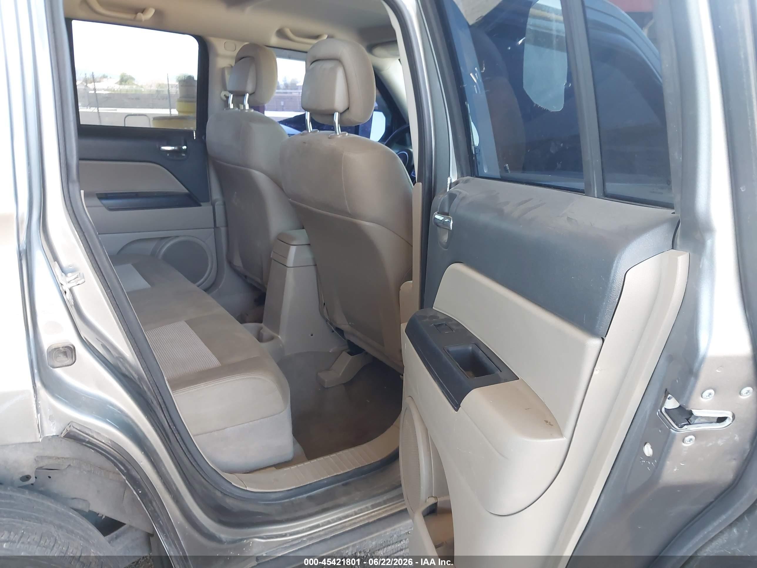 2012 Jeep Patriot Latitude Gray vin: 1C4NJRFB9CD523692