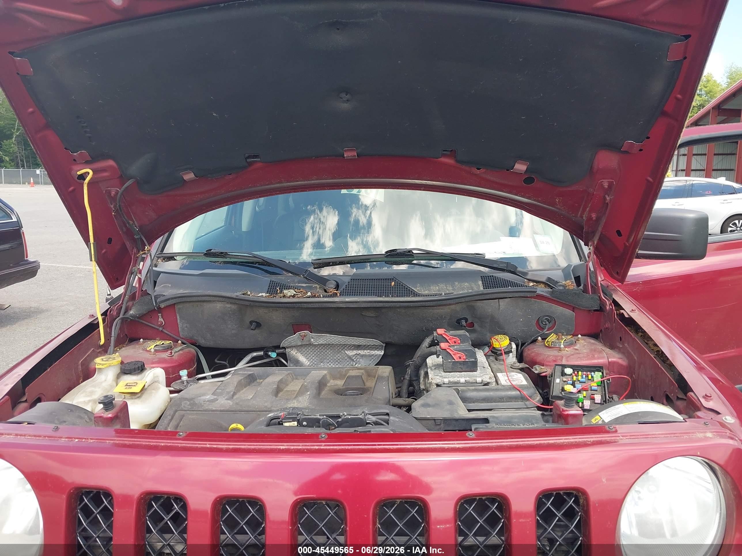 2013 Jeep Patriot Latitude Red vin: 1C4NJRFB9DD263845