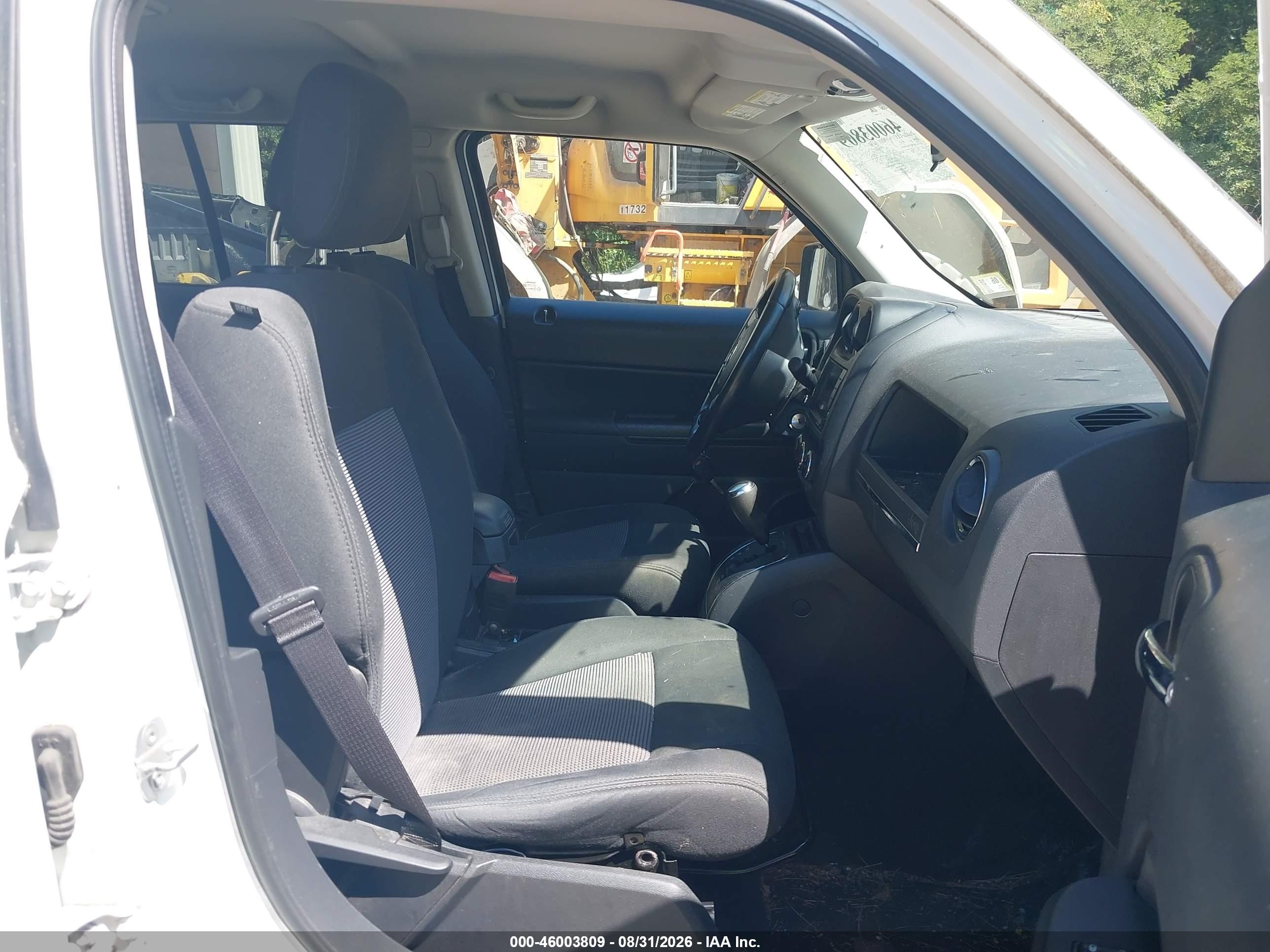 2014 Jeep Patriot Latitude White vin: 1C4NJRFB9ED500822