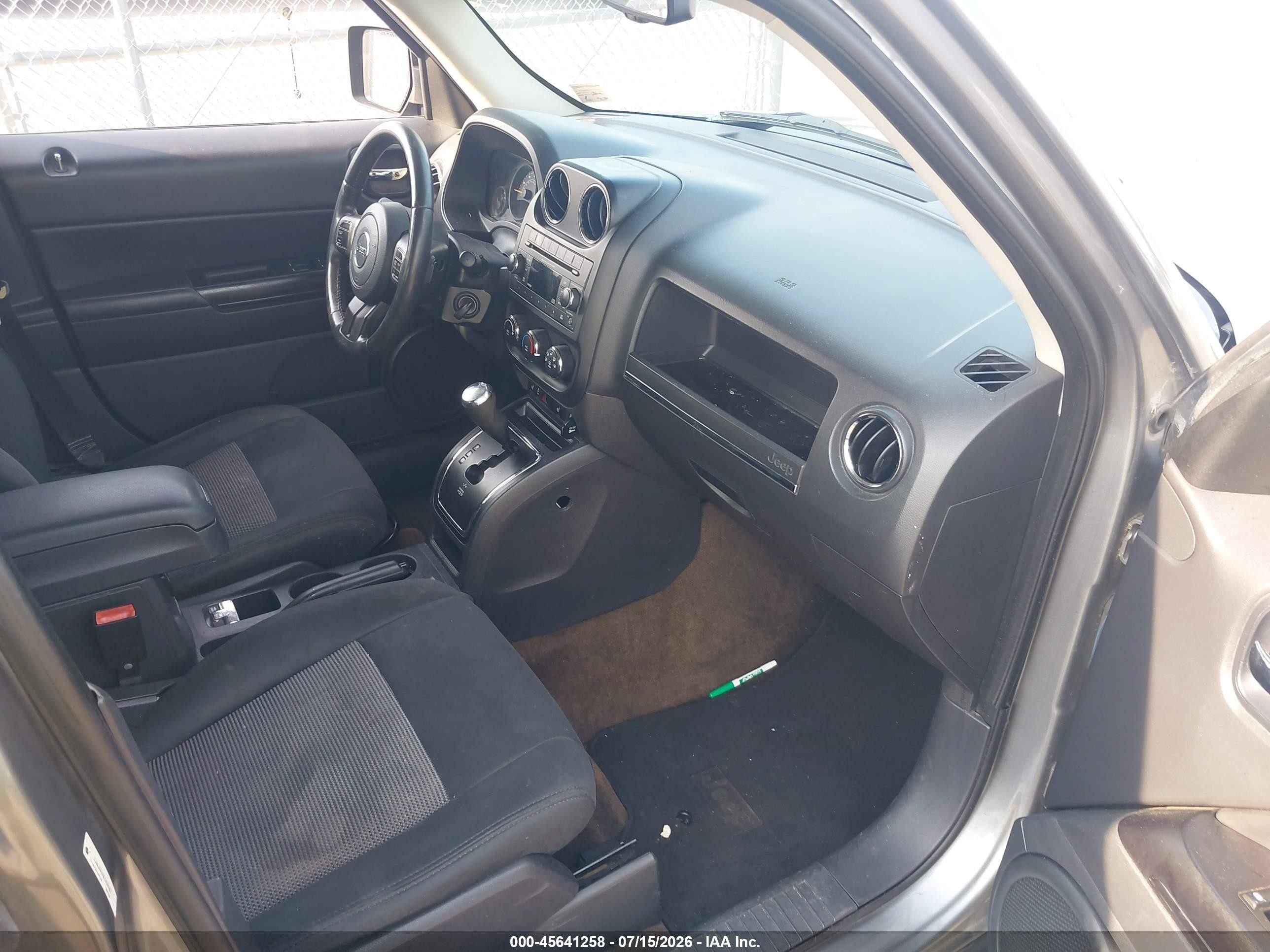 2014 Jeep Patriot Latitude Gray vin: 1C4NJRFB9ED626307