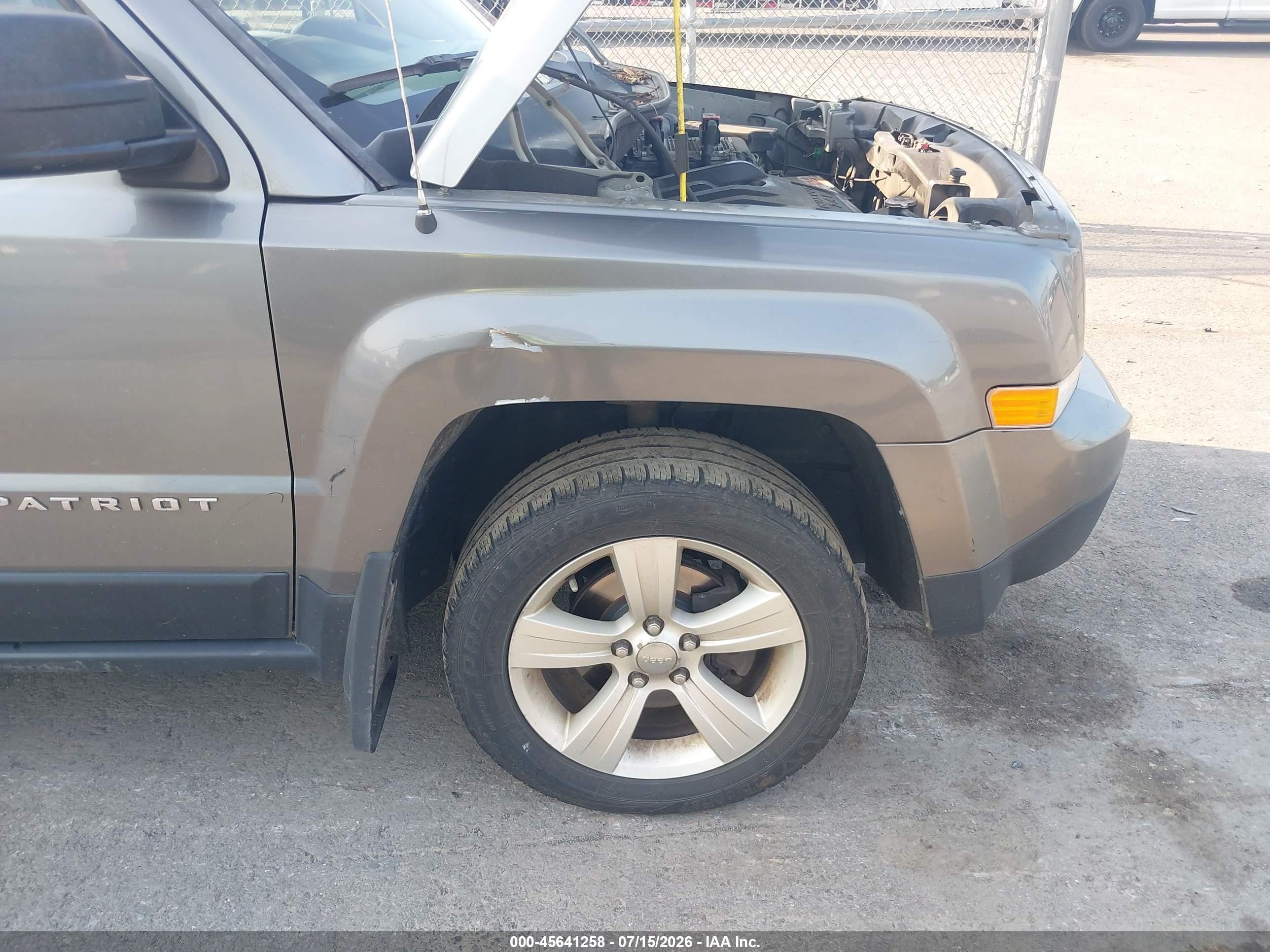 2014 Jeep Patriot Latitude Gray vin: 1C4NJRFB9ED626307