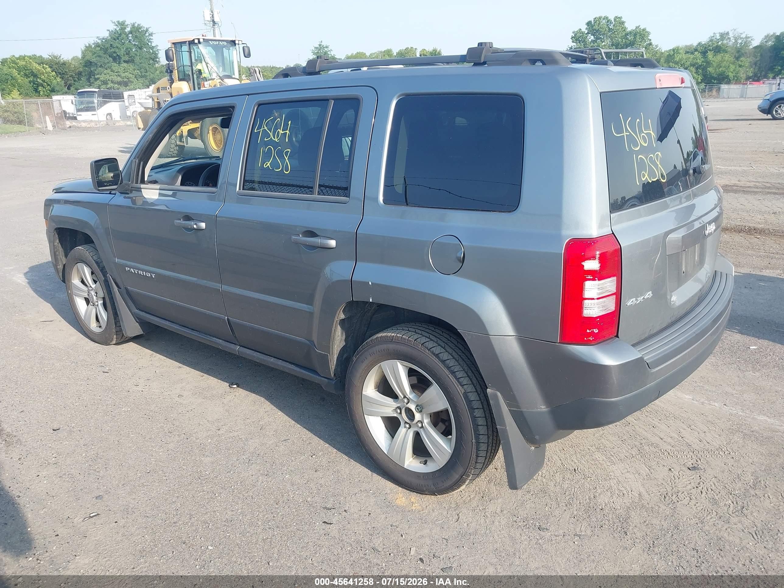 2014 Jeep Patriot Latitude Gray vin: 1C4NJRFB9ED626307