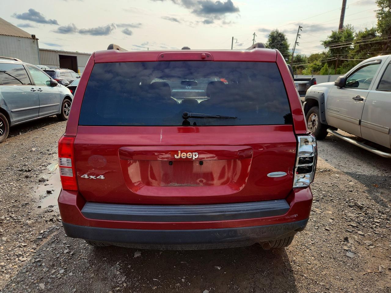 2014 Jeep Patriot Latitude Burgundy vin: 1C4NJRFB9ED629983