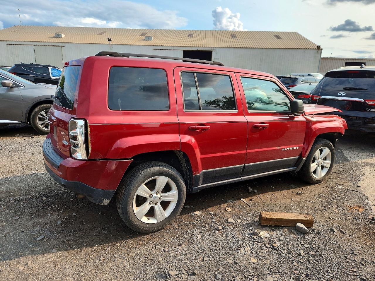 2014 Jeep Patriot Latitude Burgundy vin: 1C4NJRFB9ED629983