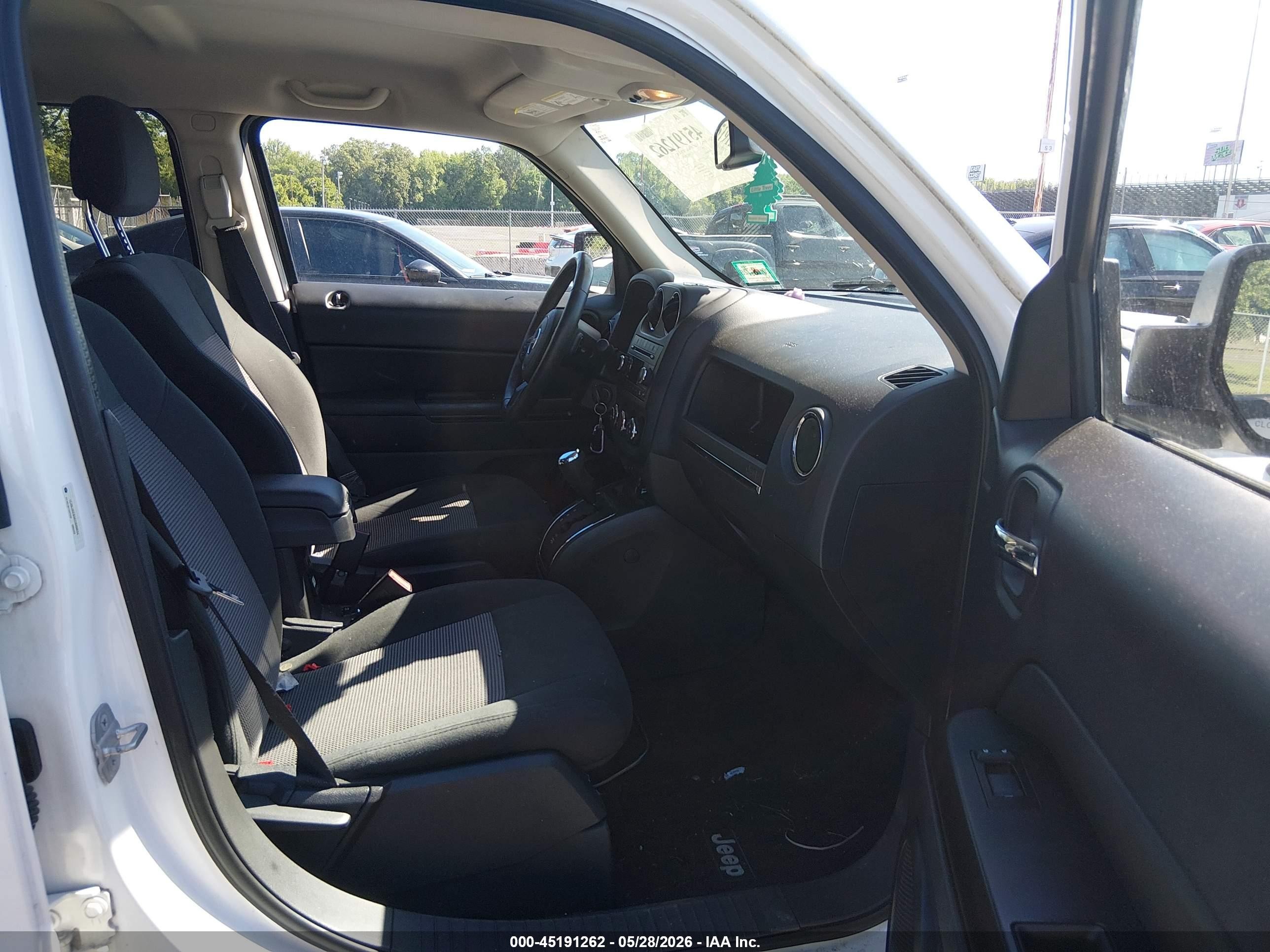 2014 Jeep Patriot Latitude Белый vin: 1C4NJRFB9ED689634