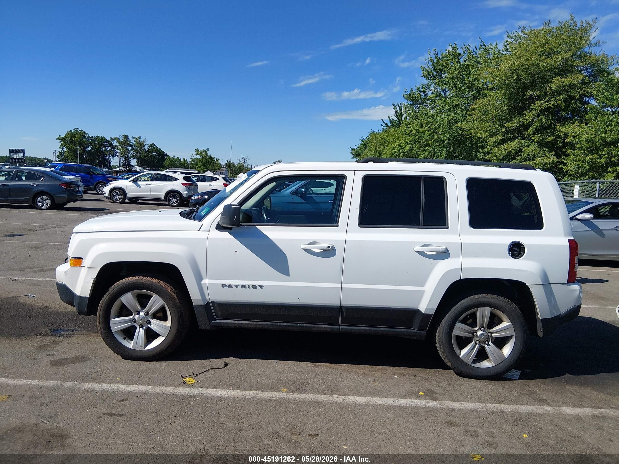 2014 Jeep Patriot Latitude Белый vin: 1C4NJRFB9ED689634
