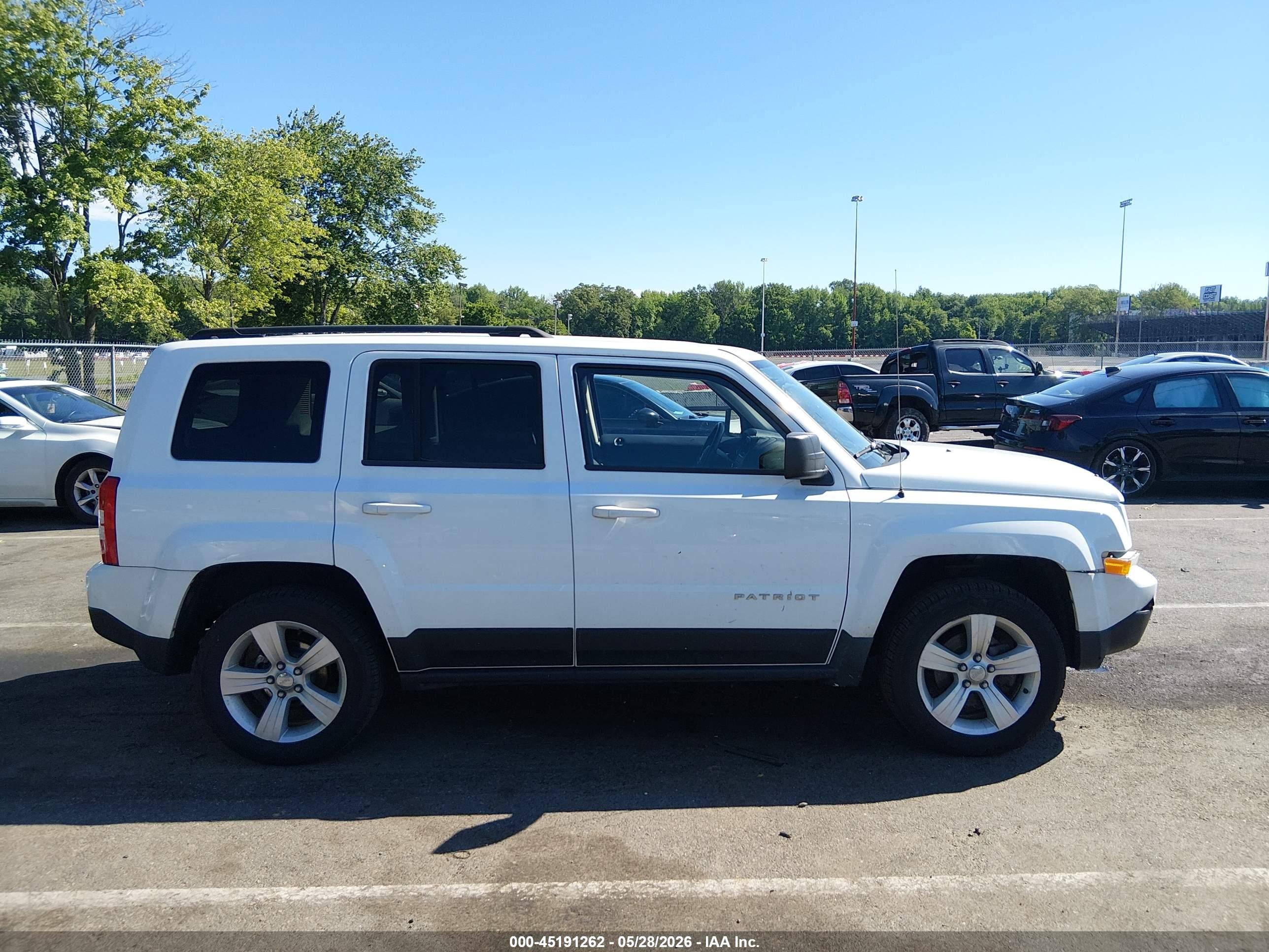 2014 Jeep Patriot Latitude Белый vin: 1C4NJRFB9ED689634
