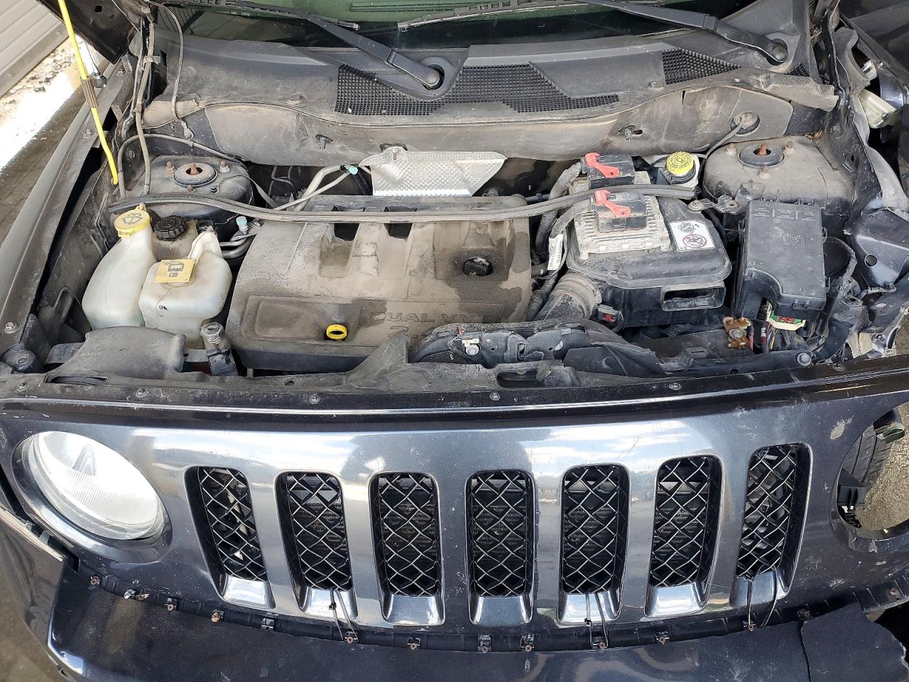 2014 Jeep Patriot Latitude Gray vin: 1C4NJRFB9ED713074