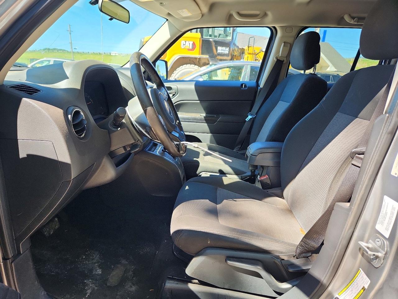 2014 Jeep Patriot Latitude Silver vin: 1C4NJRFB9ED734622