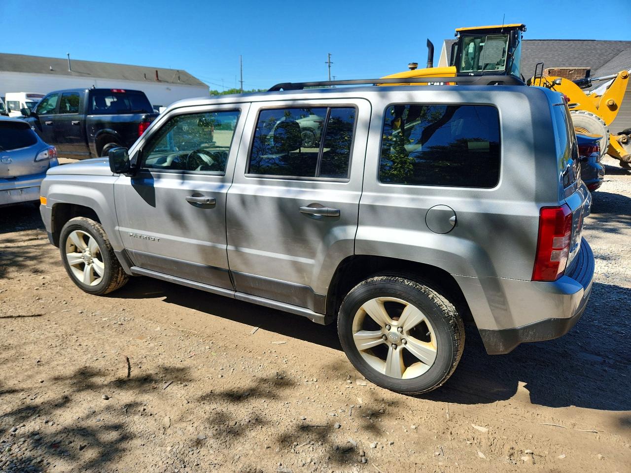 2014 Jeep Patriot Latitude Silver vin: 1C4NJRFB9ED734622