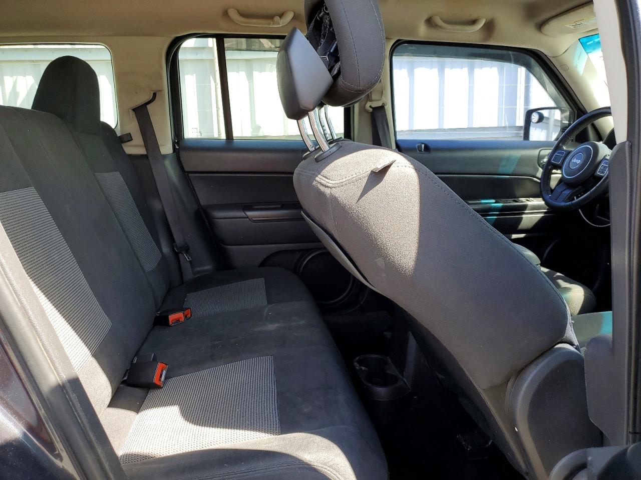 2014 Jeep Patriot Latitude Gray vin: 1C4NJRFB9ED759715