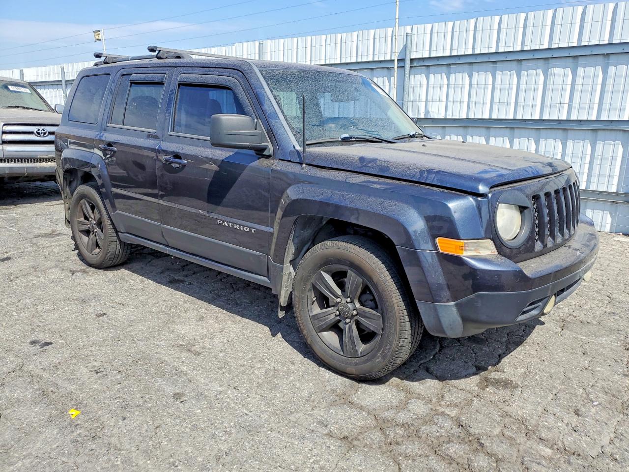 2014 Jeep Patriot Latitude Gray vin: 1C4NJRFB9ED759715