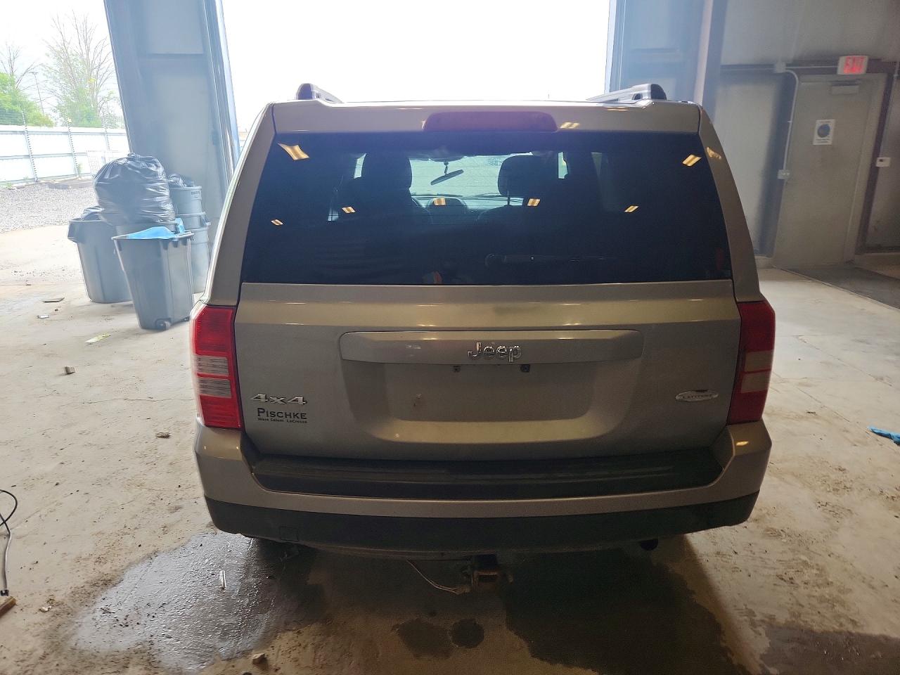 2014 Jeep Patriot Latitude Silver vin: 1C4NJRFB9ED778247