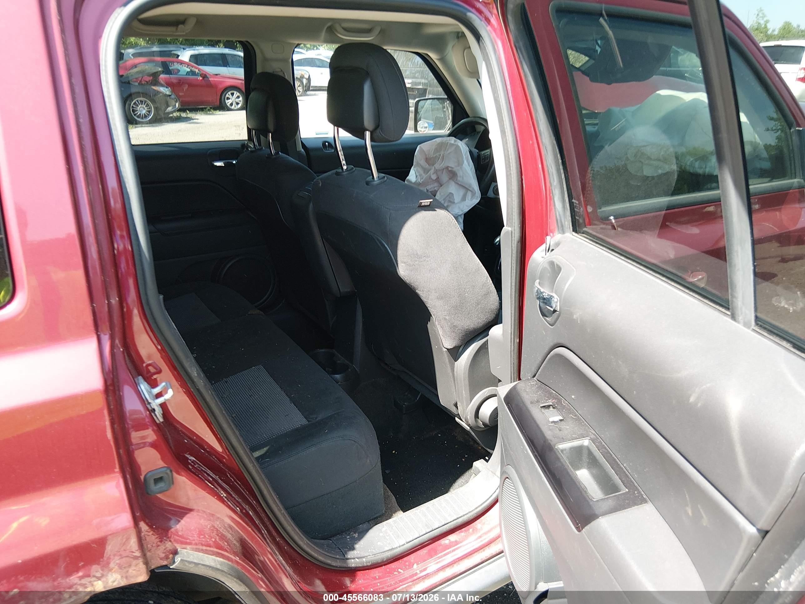 2014 Jeep Patriot Latitude Red vin: 1C4NJRFB9ED897903