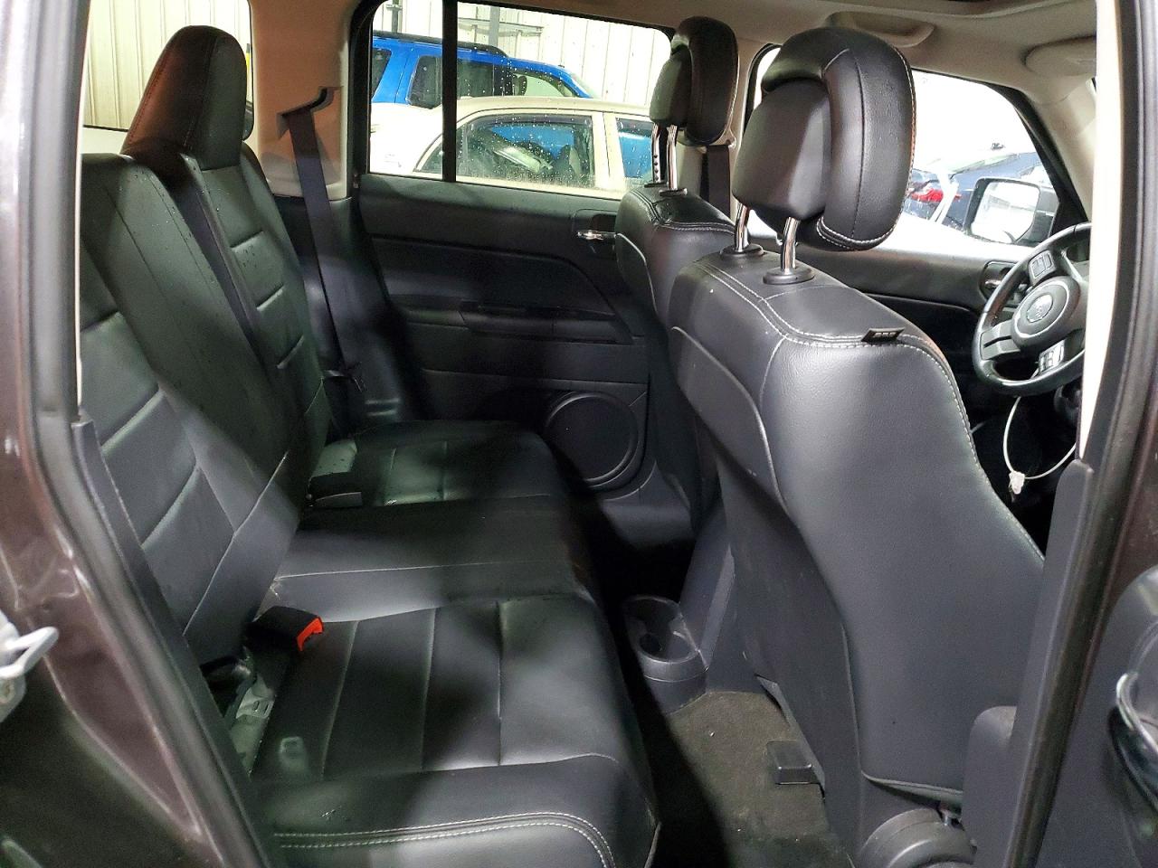 2015 Jeep Patriot Latitude Gray vin: 1C4NJRFB9FD396818