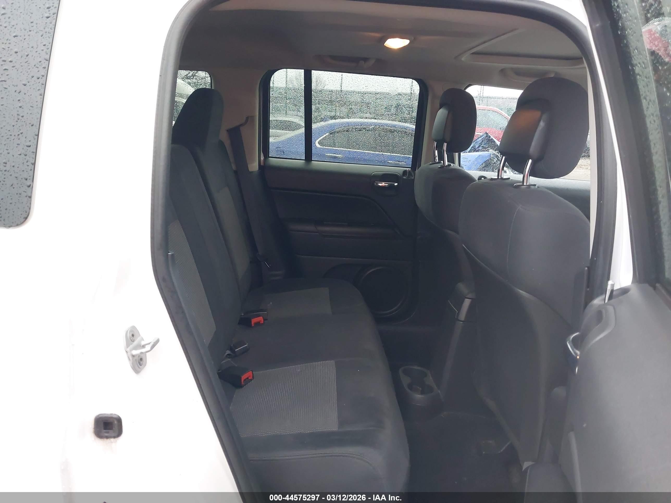 2012 Jeep Patriot Latitude White vin: 1C4NJRFBXCD511180