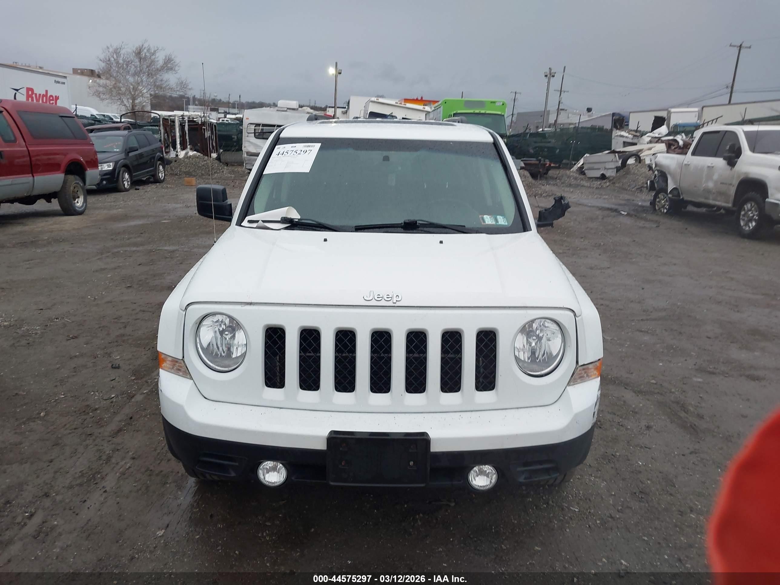 2012 Jeep Patriot Latitude White vin: 1C4NJRFBXCD511180
