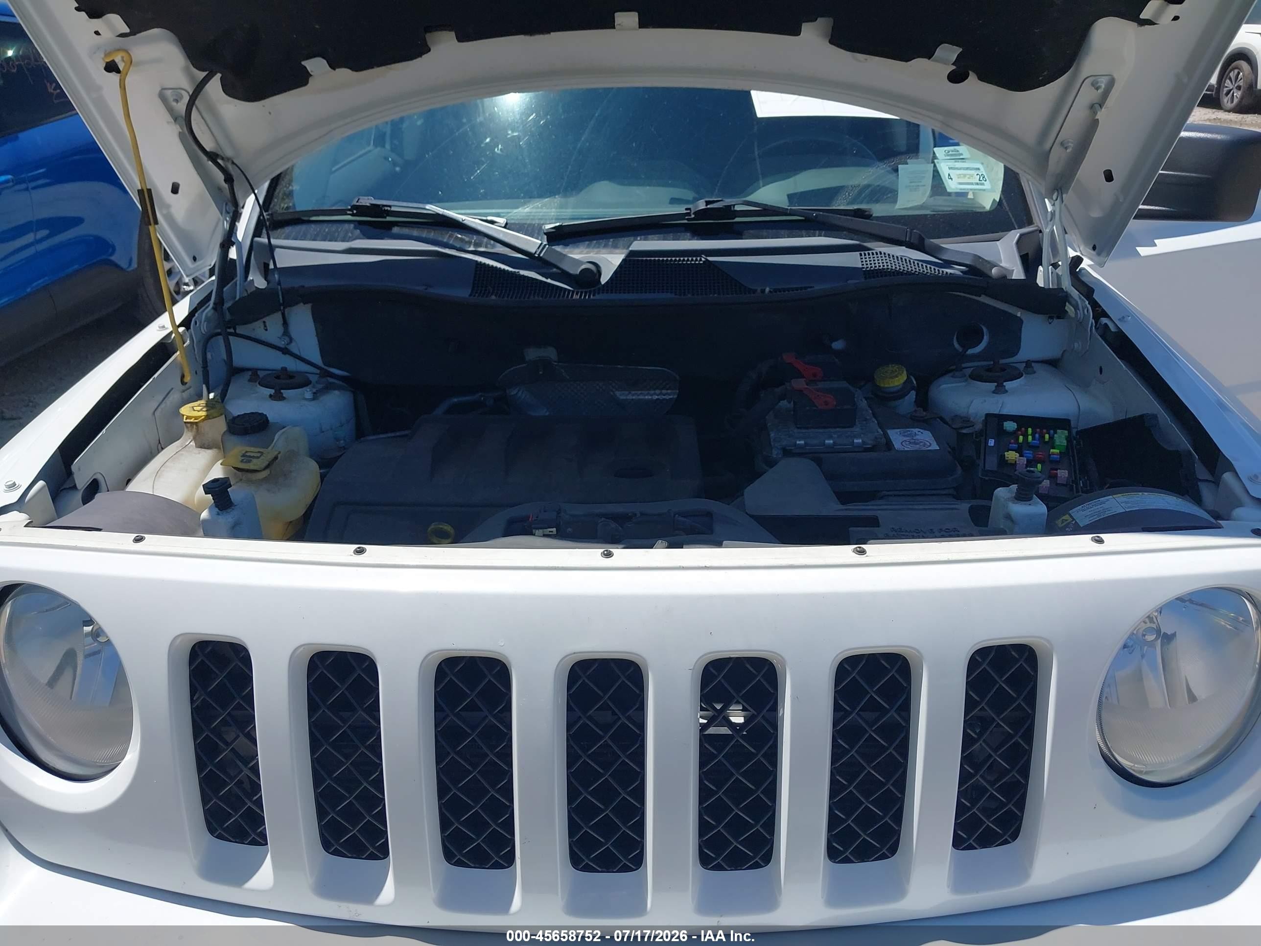 2012 Jeep Patriot Latitude Белый vin: 1C4NJRFBXCD543787