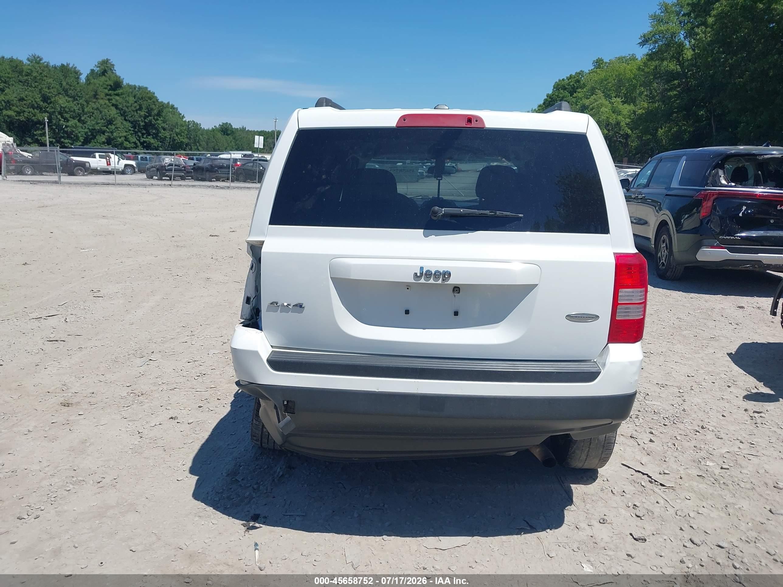 2012 Jeep Patriot Latitude Белый vin: 1C4NJRFBXCD543787