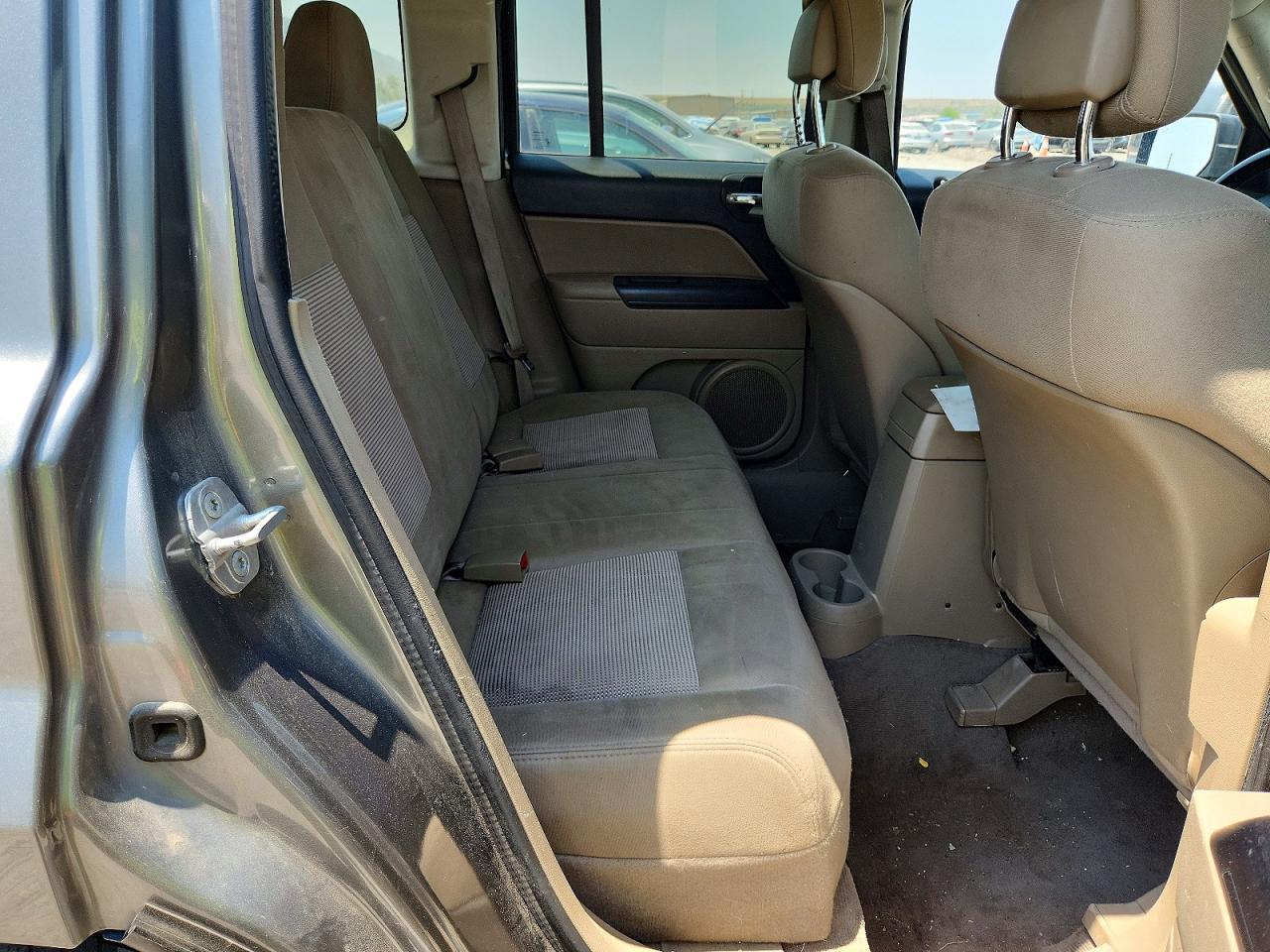 2012 Jeep Patriot Latitude Gray vin: 1C4NJRFBXCD603311