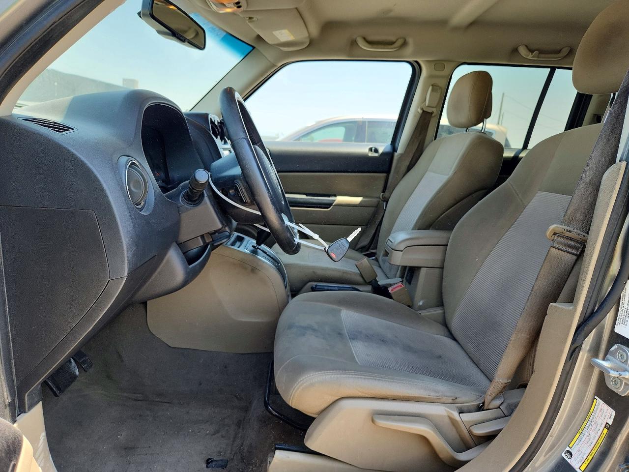 2012 Jeep Patriot Latitude Gray vin: 1C4NJRFBXCD603311