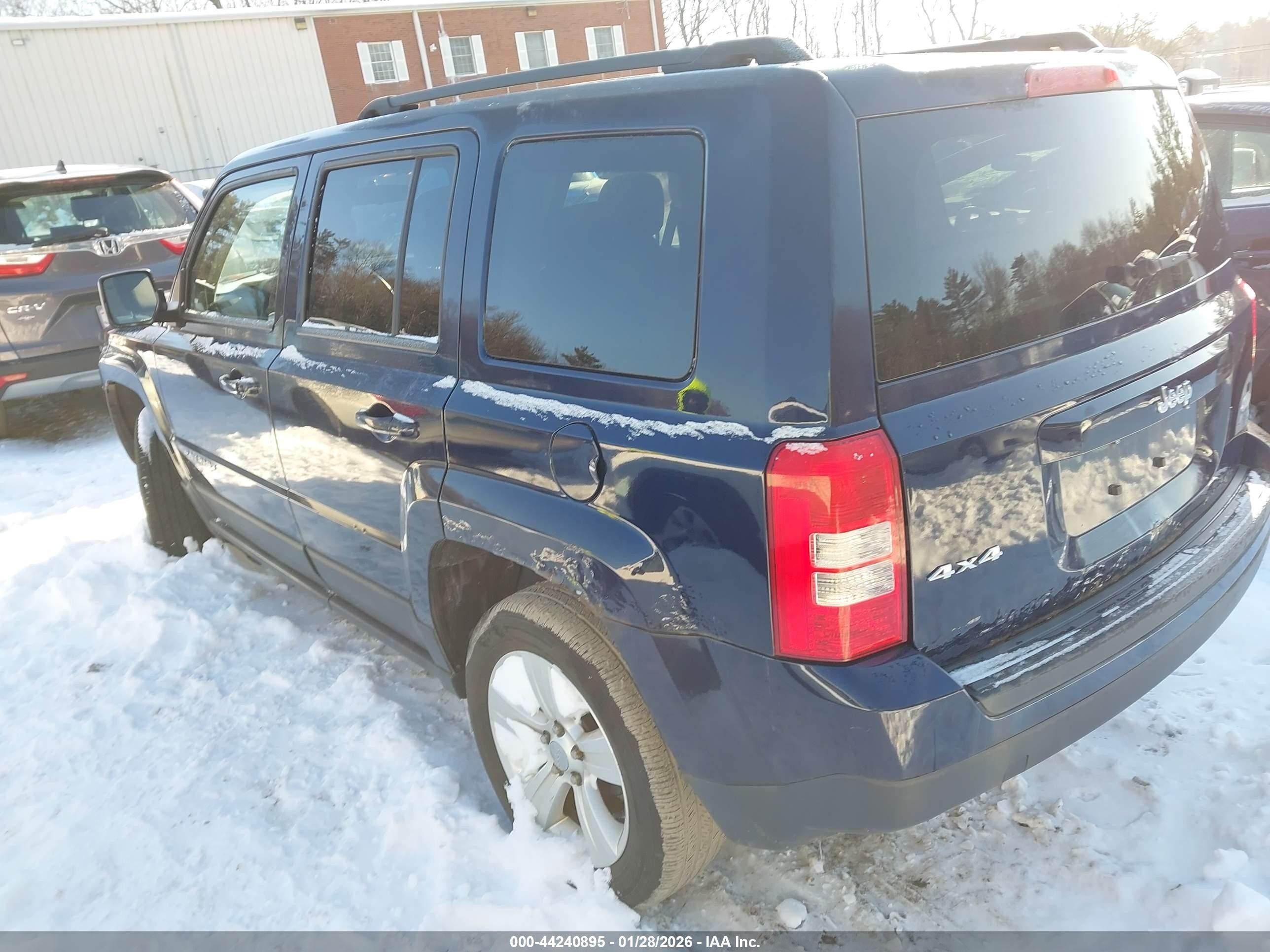 2013 Jeep Patriot Latitude Blue vin: 1C4NJRFBXDD174513