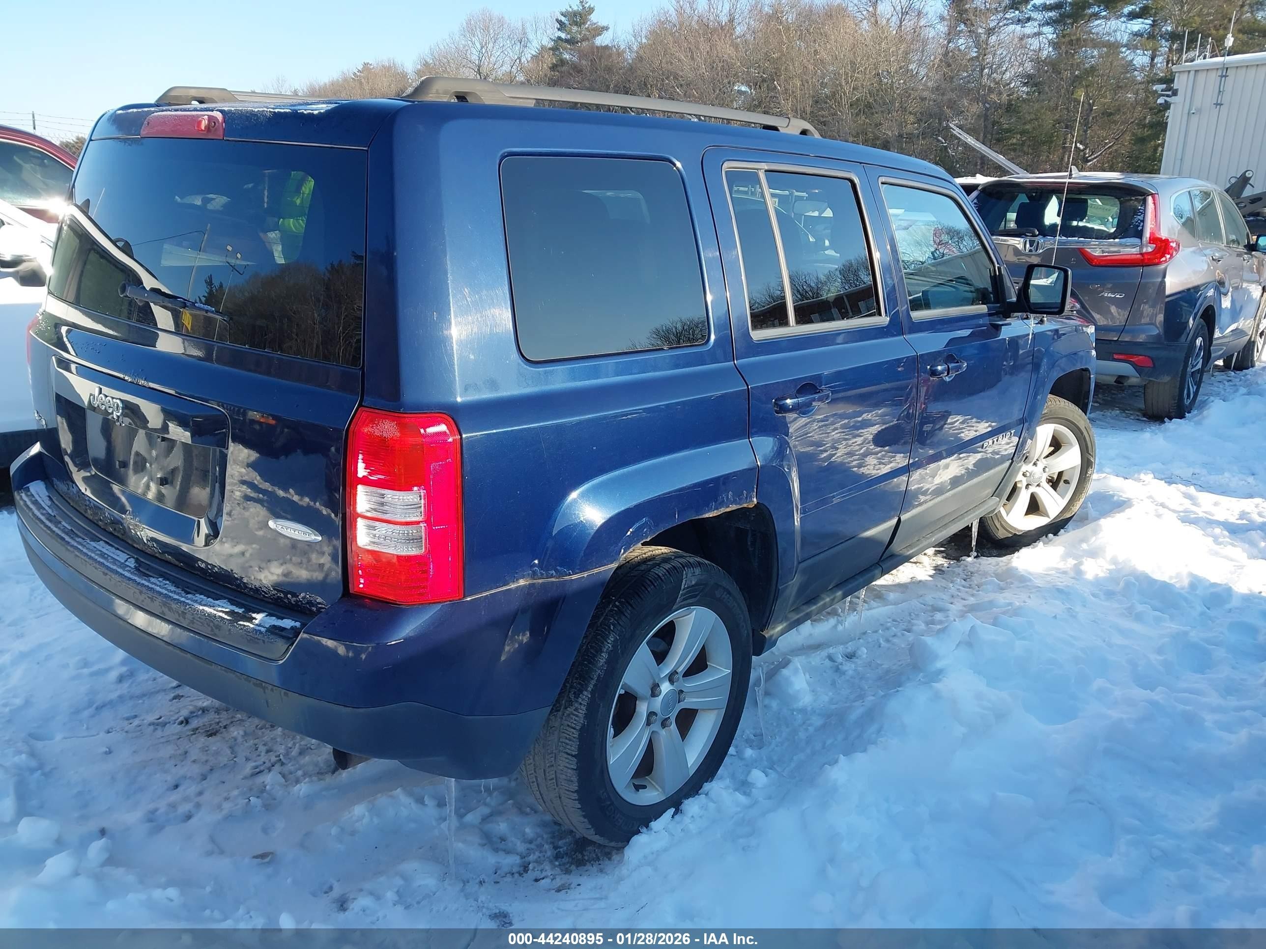 2013 Jeep Patriot Latitude Blue vin: 1C4NJRFBXDD174513