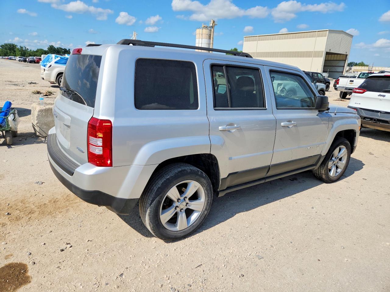 2013 Jeep Patriot Latitude Silver vin: 1C4NJRFBXDD260033