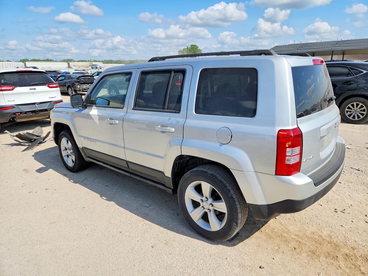 2013 Jeep Patriot Latitude Silver vin: 1C4NJRFBXDD260033