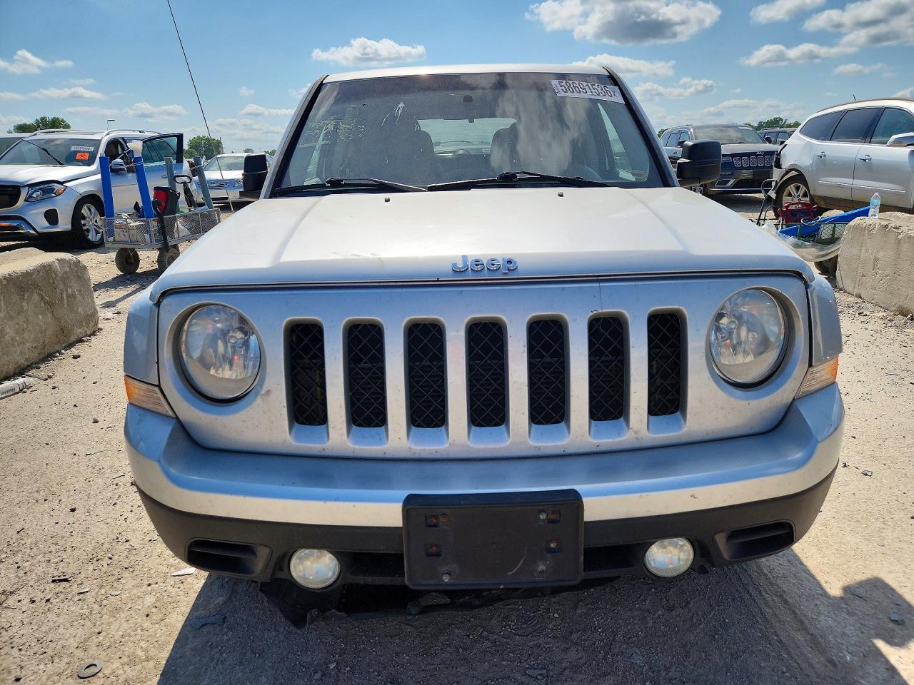 2013 Jeep Patriot Latitude Silver vin: 1C4NJRFBXDD260033