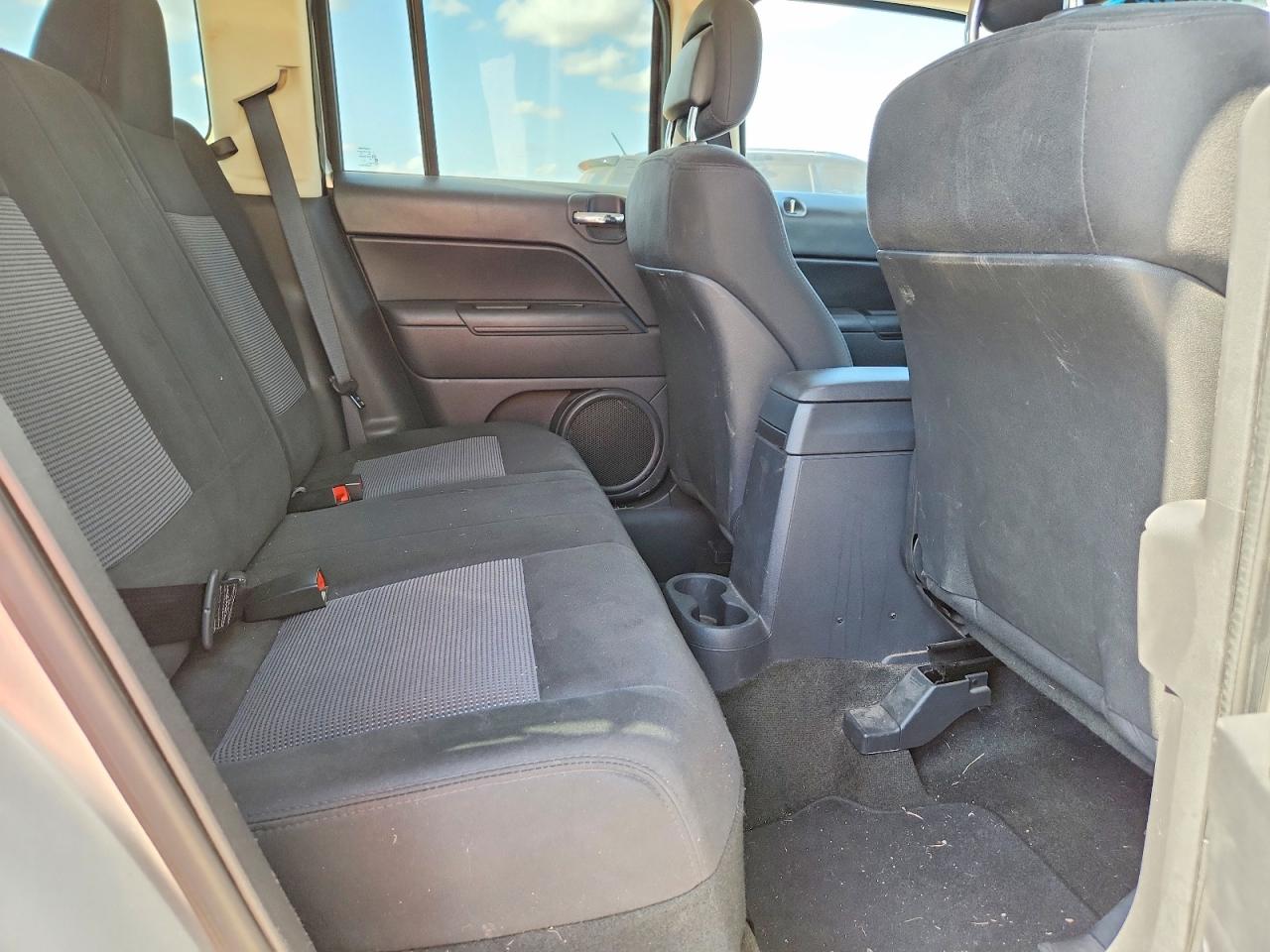2013 Jeep Patriot Latitude Silver vin: 1C4NJRFBXDD260033