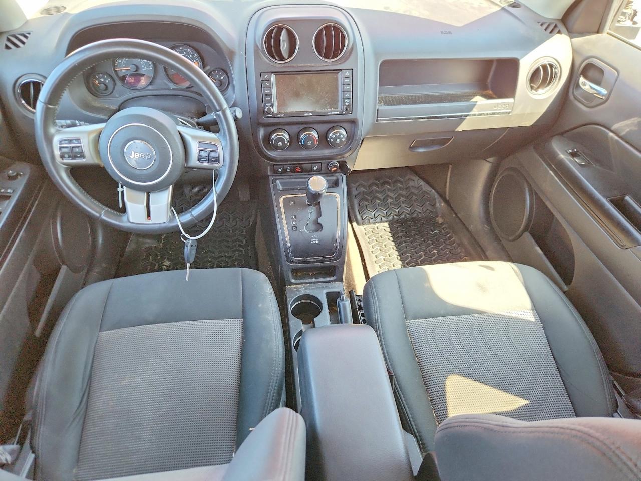 2014 Jeep Patriot Latitude Red vin: 1C4NJRFBXED501591