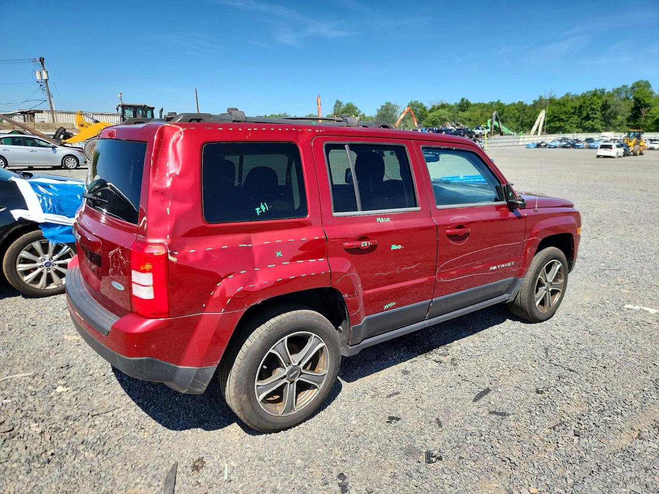 2014 Jeep Patriot Latitude Red vin: 1C4NJRFBXED501591