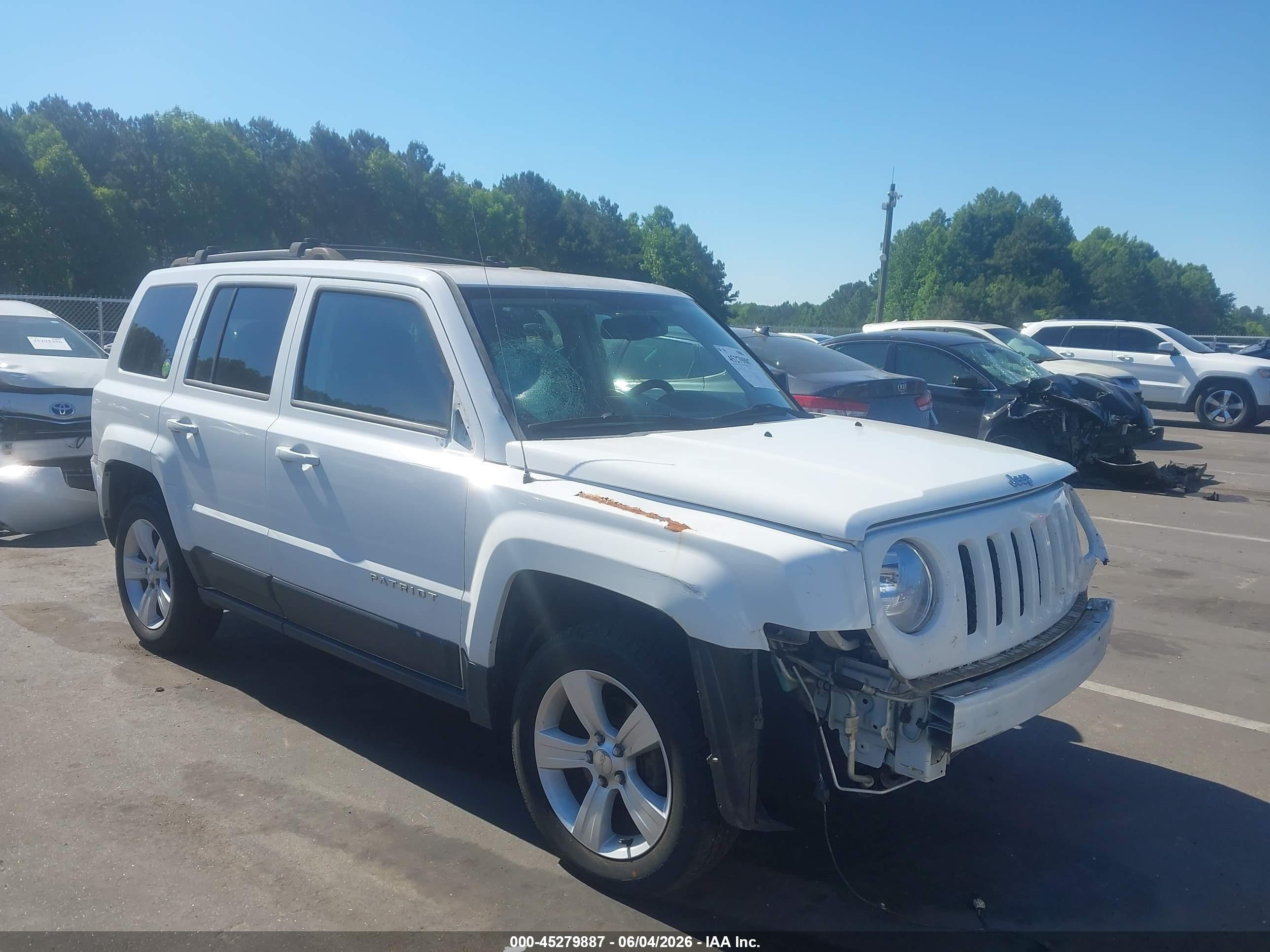 2014 Jeep Patriot Latitude White vin: 1C4NJRFBXED575691